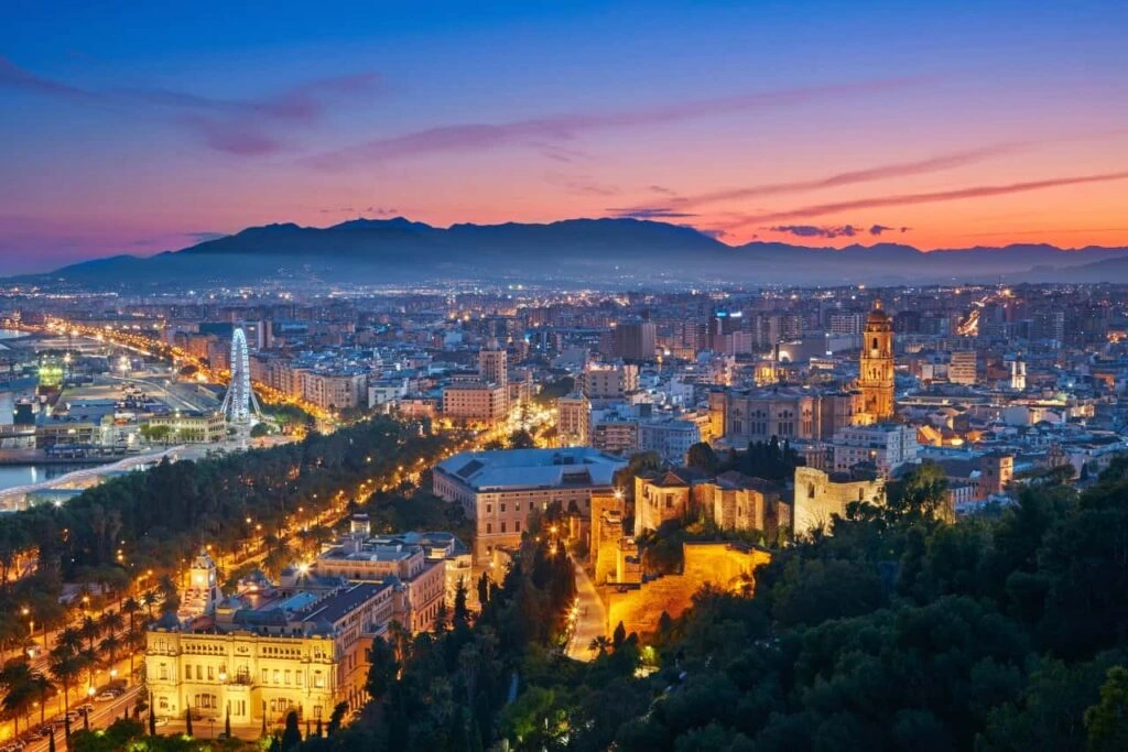 Málaga al atardecer, vista desde el Gibralfaro
